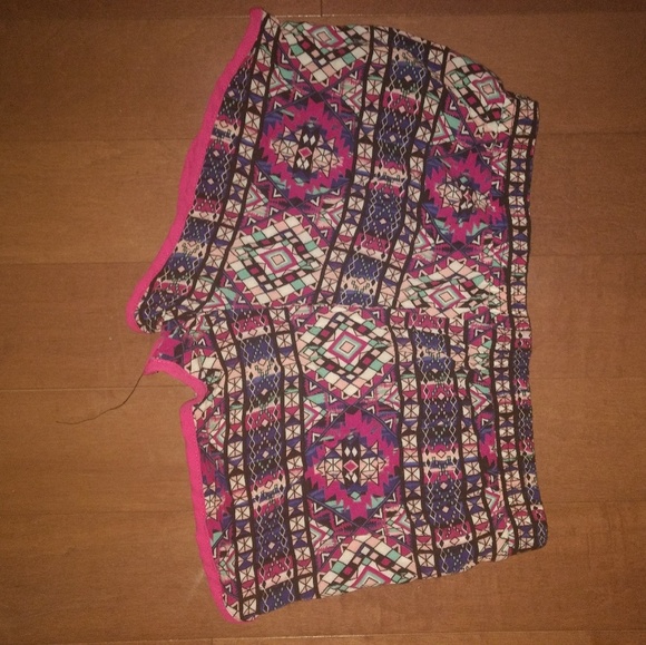 Athletic shorts - Picture 2 of 4